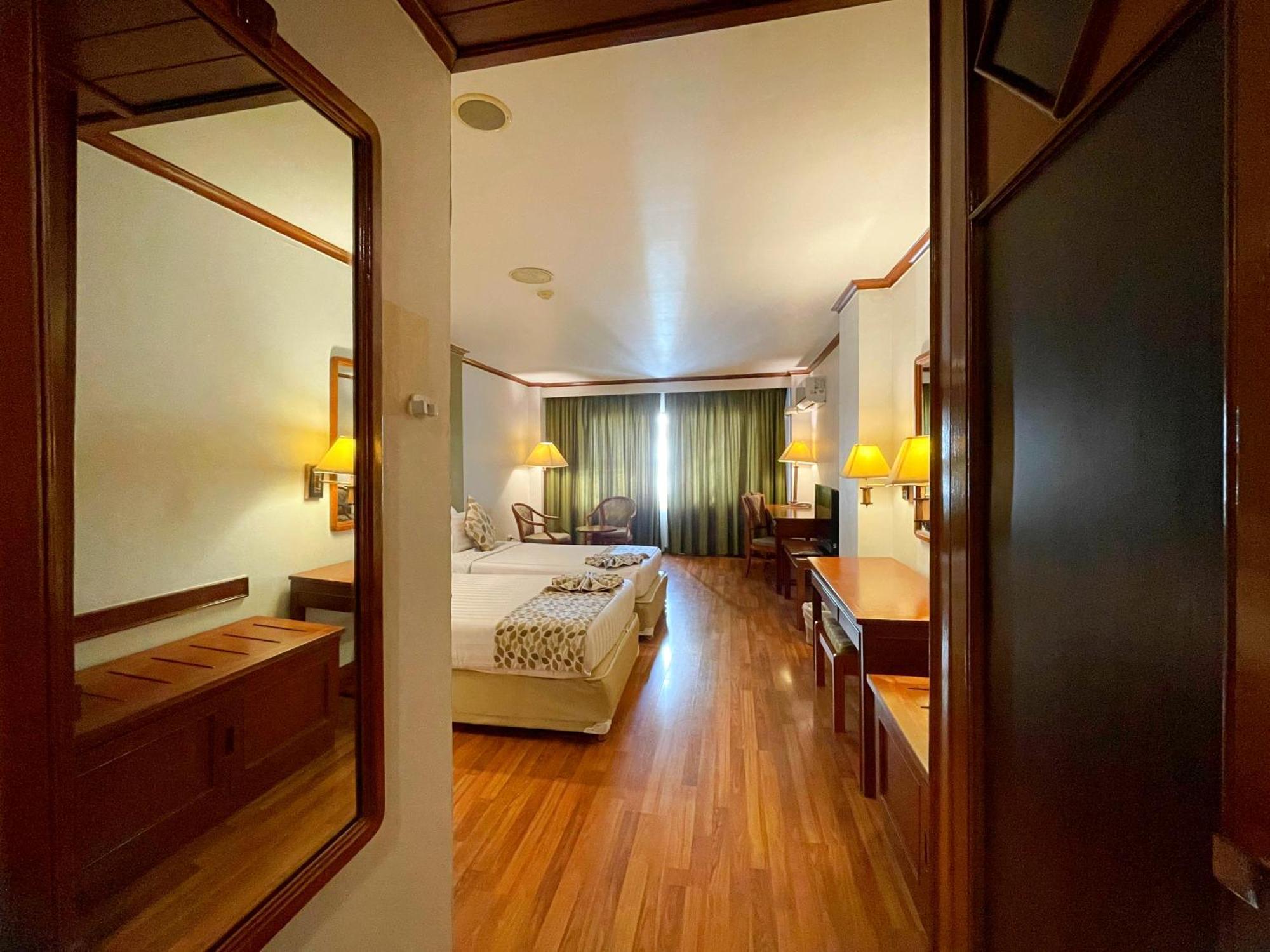 Arawana Regency Park Sukhumvit Hotel Banguecoque Exterior foto