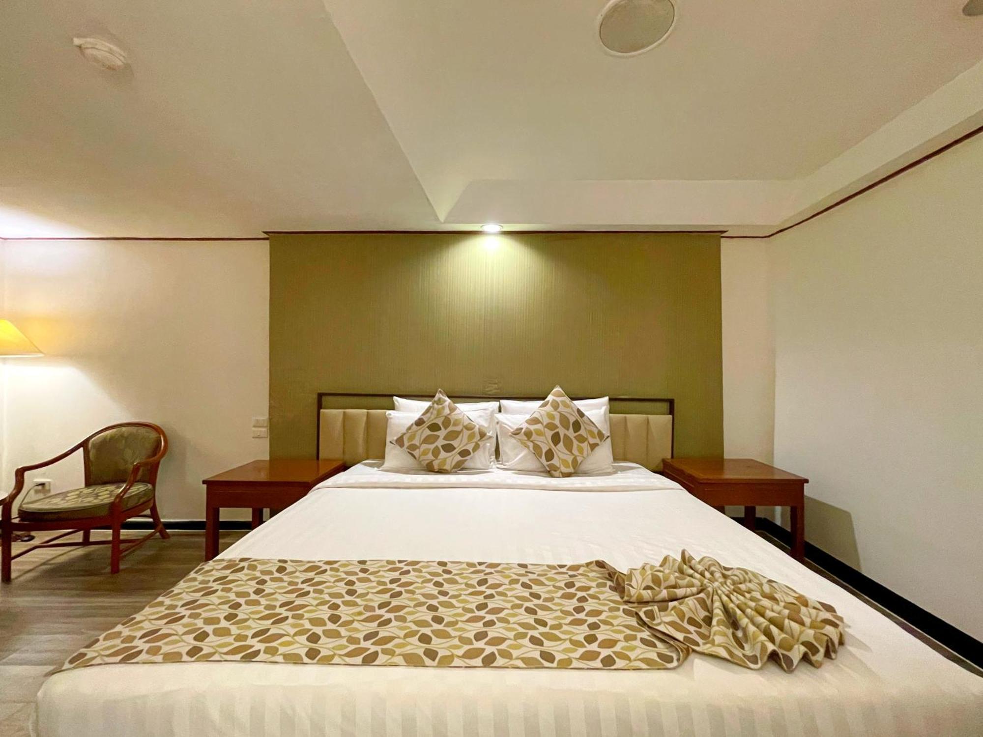 Arawana Regency Park Sukhumvit Hotel Banguecoque Exterior foto