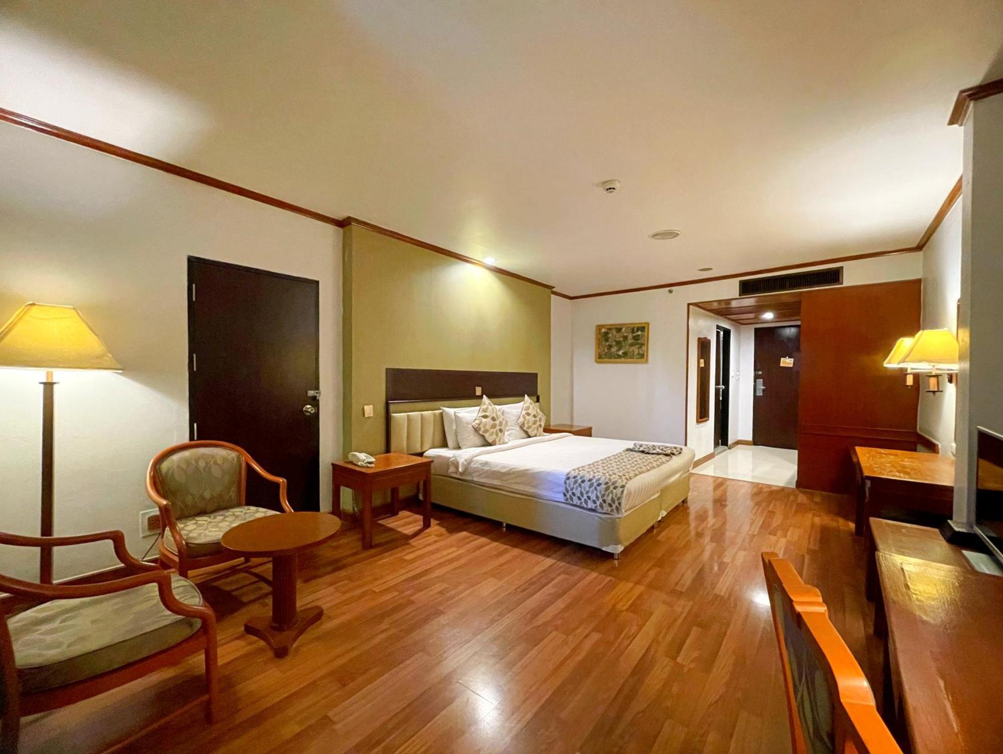 Arawana Regency Park Sukhumvit Hotel Banguecoque Exterior foto
